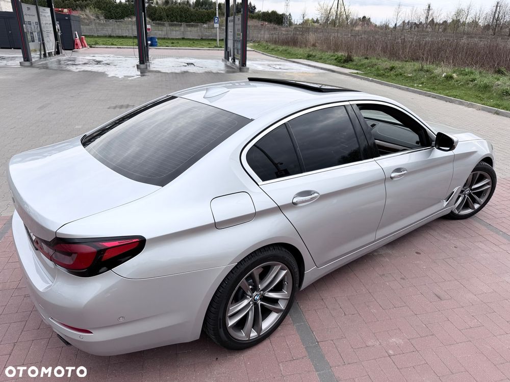 BMW Seria 5 530i xDrive Sport Line - 9