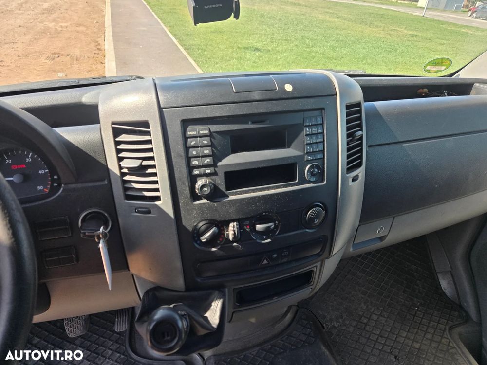 Mercedes-Benz Sprinter - 9