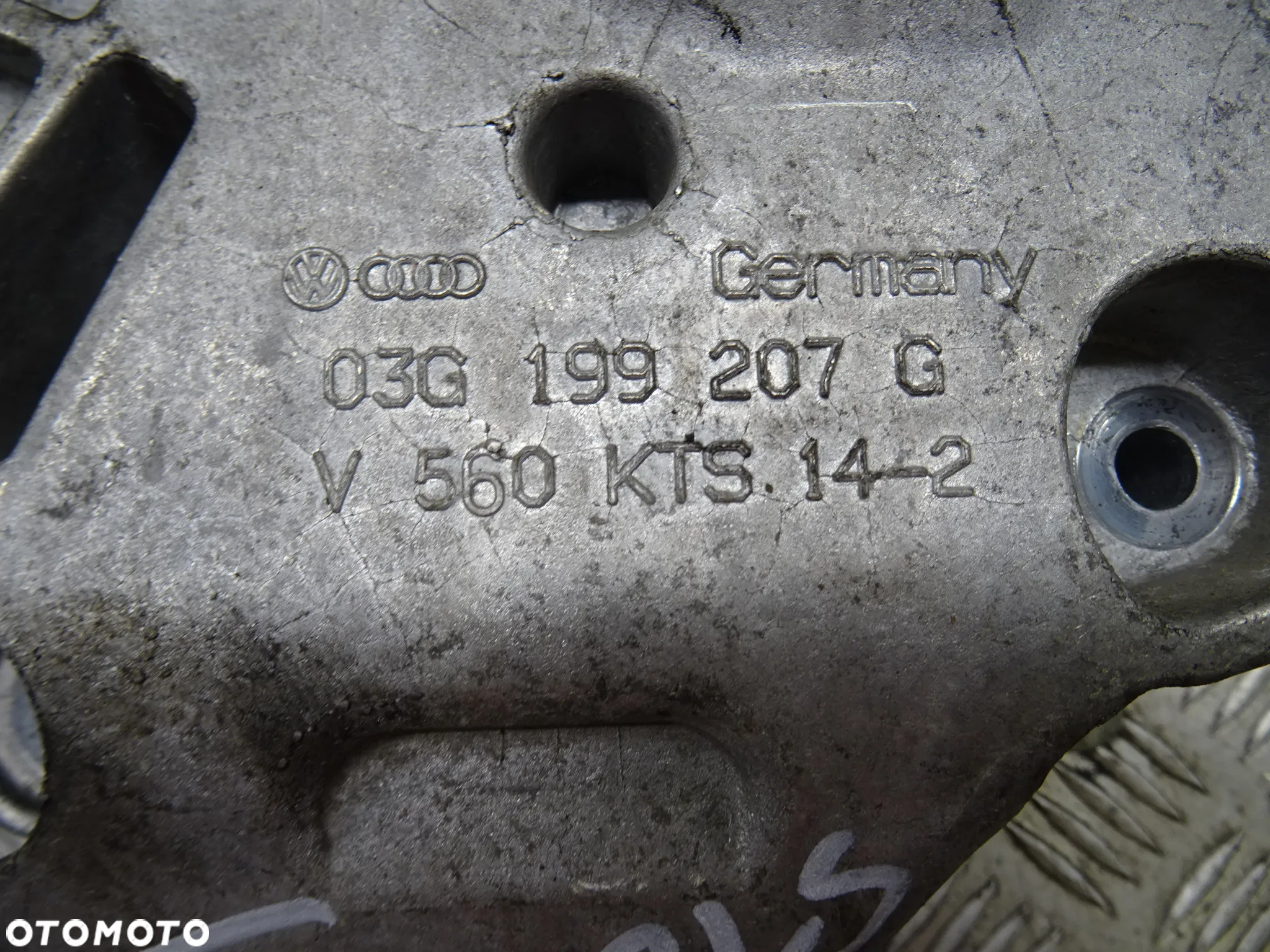 VW GOLF V 1.9TDI BLS ŁAPA SILNIKA WSPORNIK 03G199207G - 2