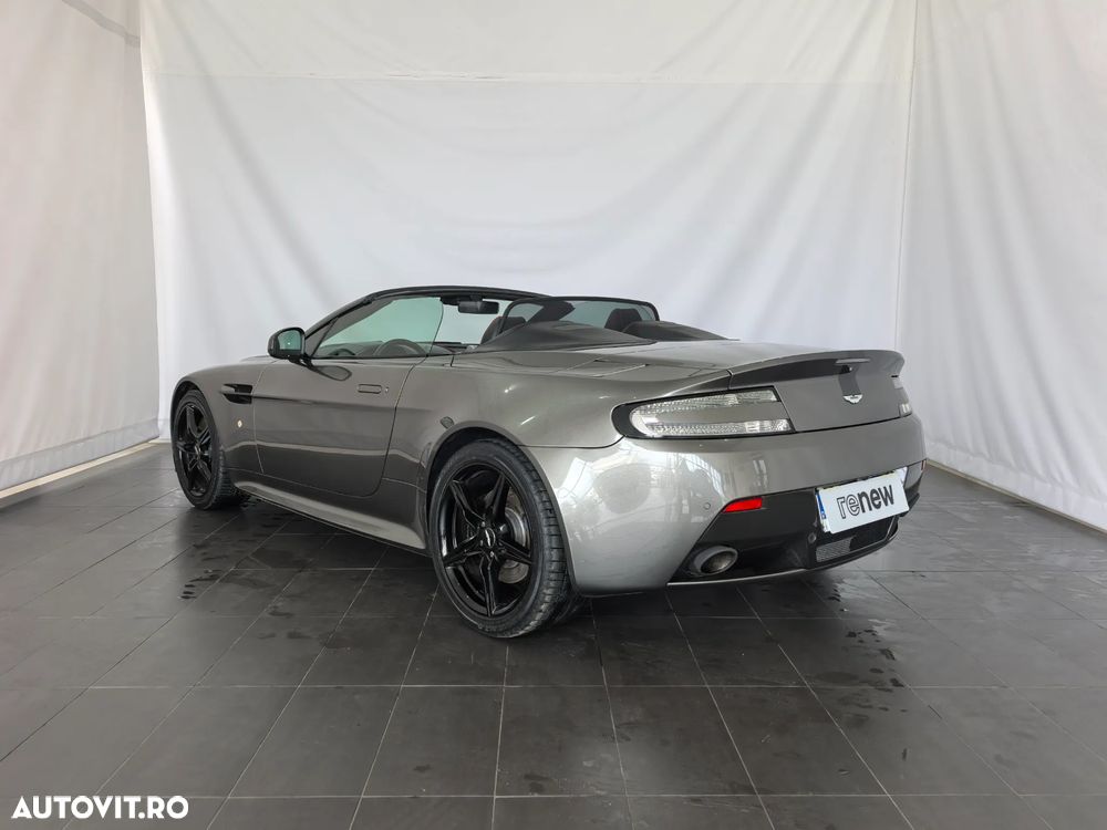Aston Martin V8 Vantage S - 10