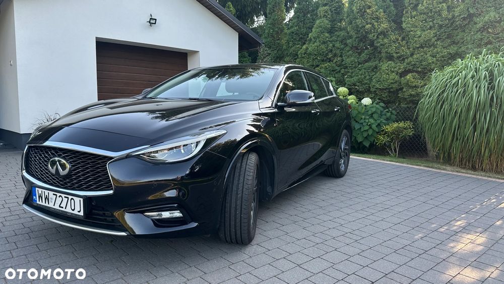 Infiniti Q30 1.6t Premium 7DCT - 10
