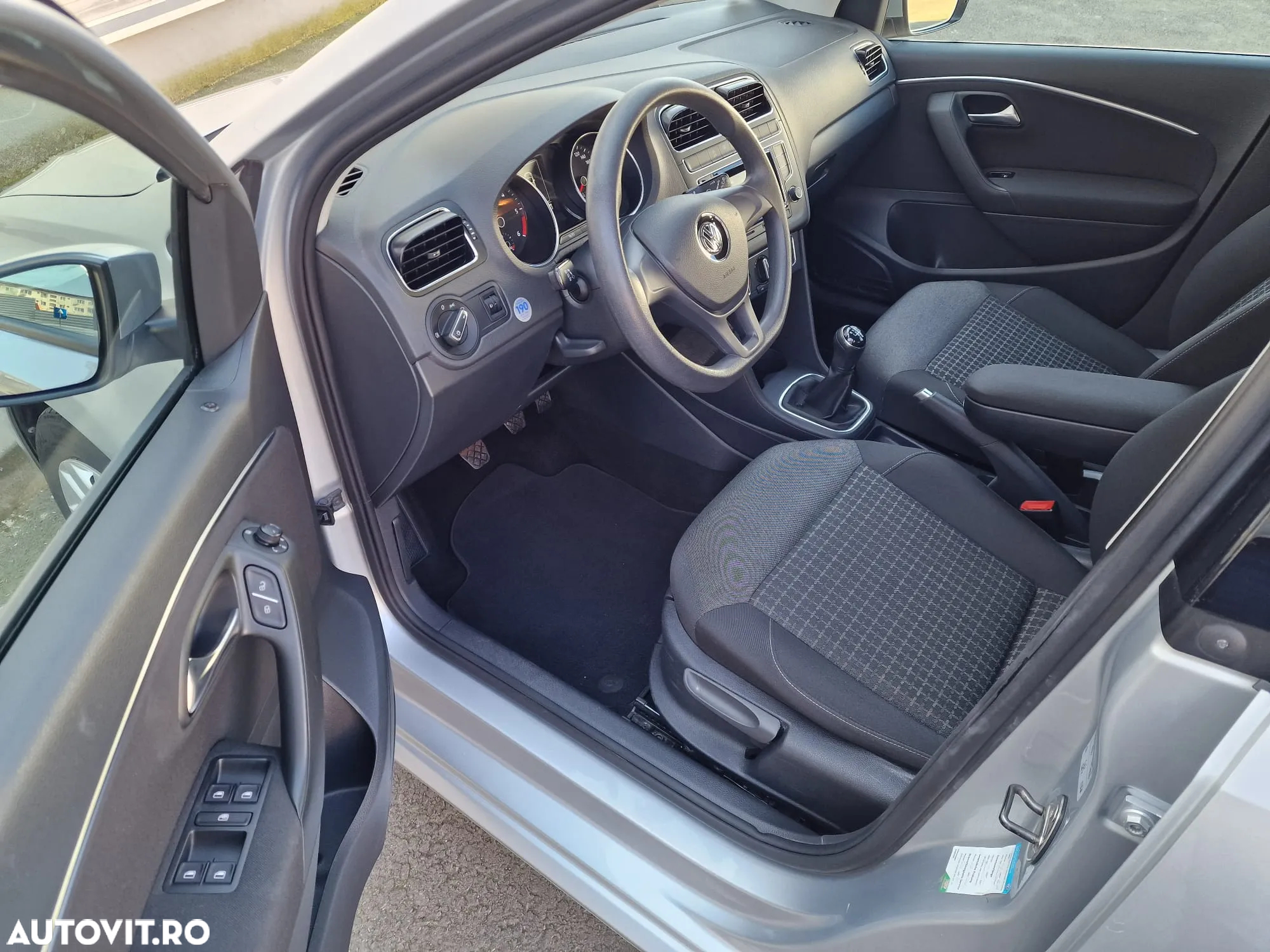 Volkswagen Polo 1.4 TDI (Blue Motion Technology) Comfortline - 6
