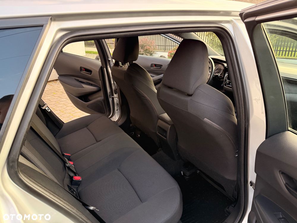 Toyota Corolla 1.8 Hybrid Comfort - 17