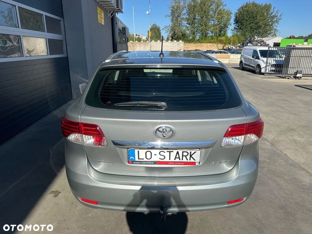 Toyota Avensis 2.0 Premium MS - 5