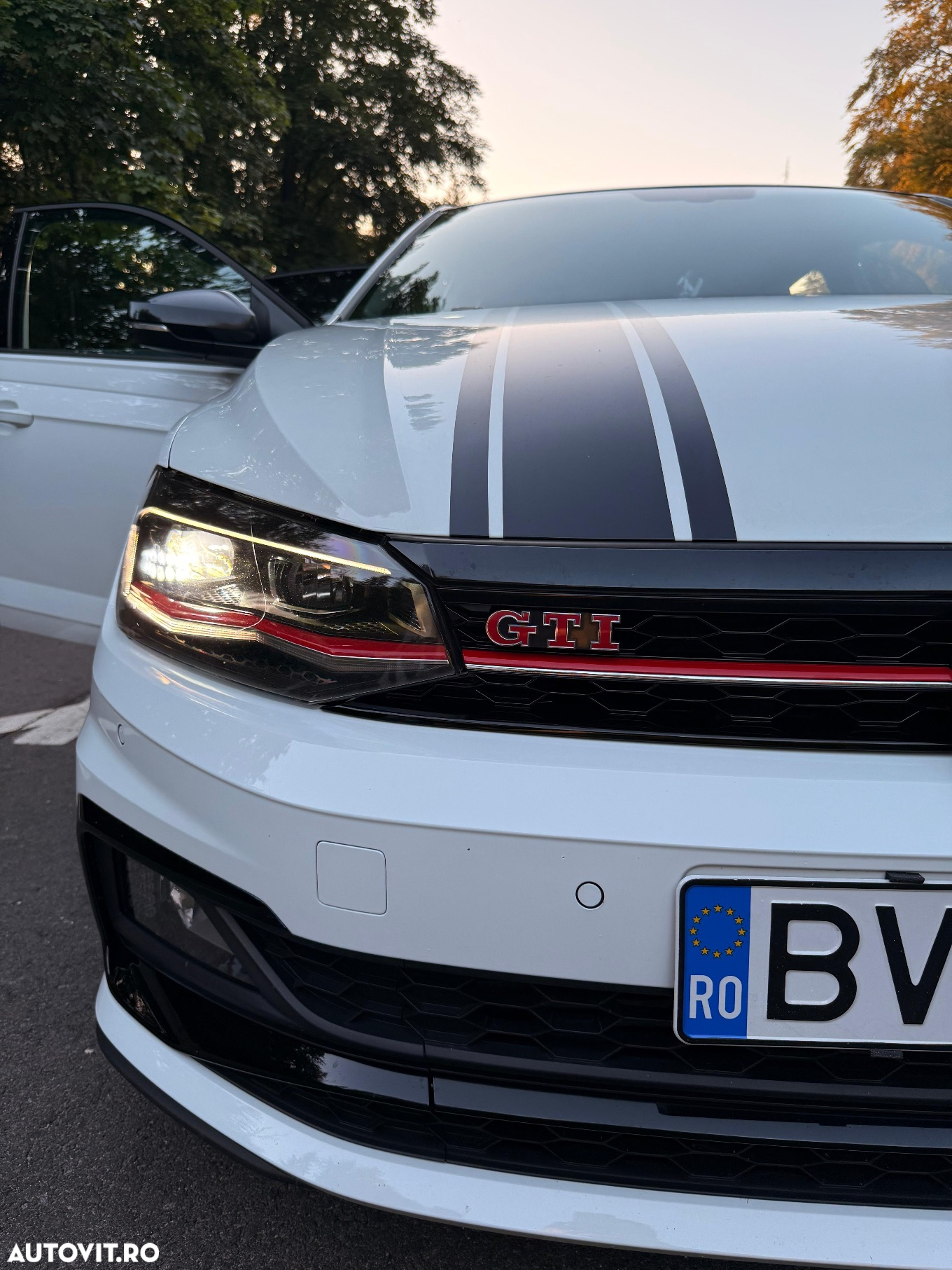 Volkswagen Polo 2.0 TSI DSG GTI - 12