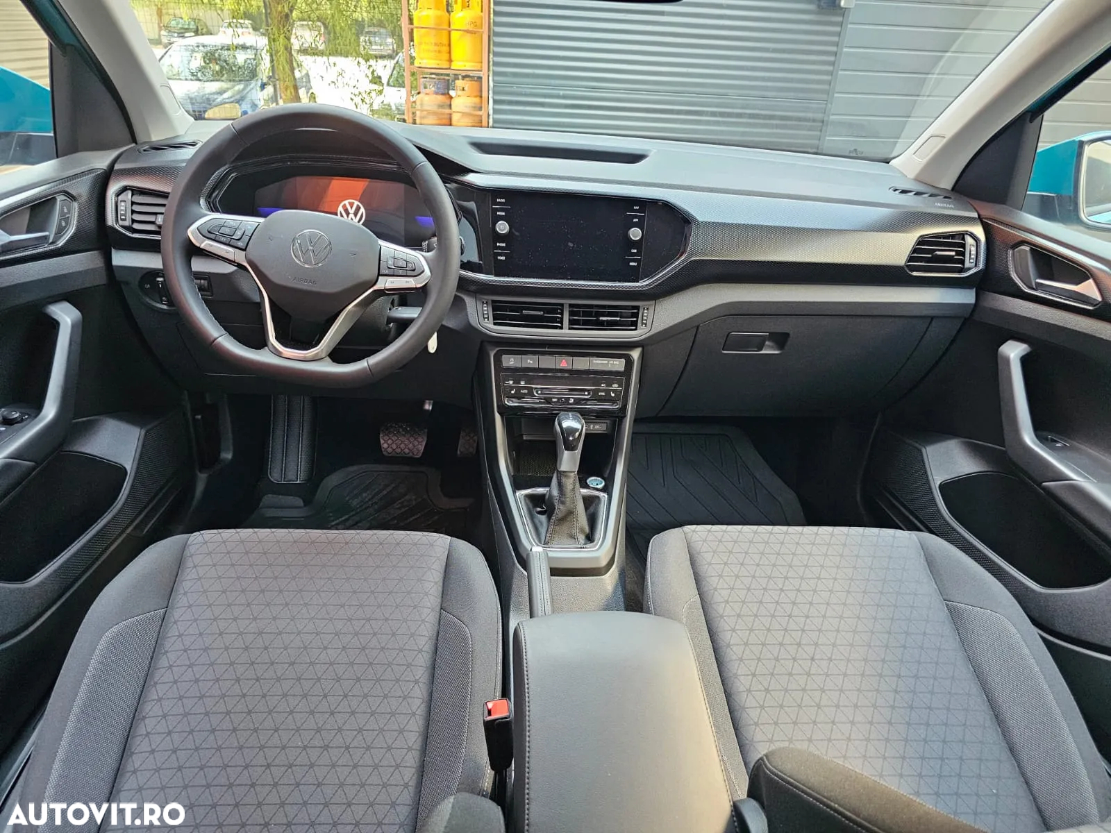 Volkswagen T-Cross 1.0 TSI DSG Life - 17
