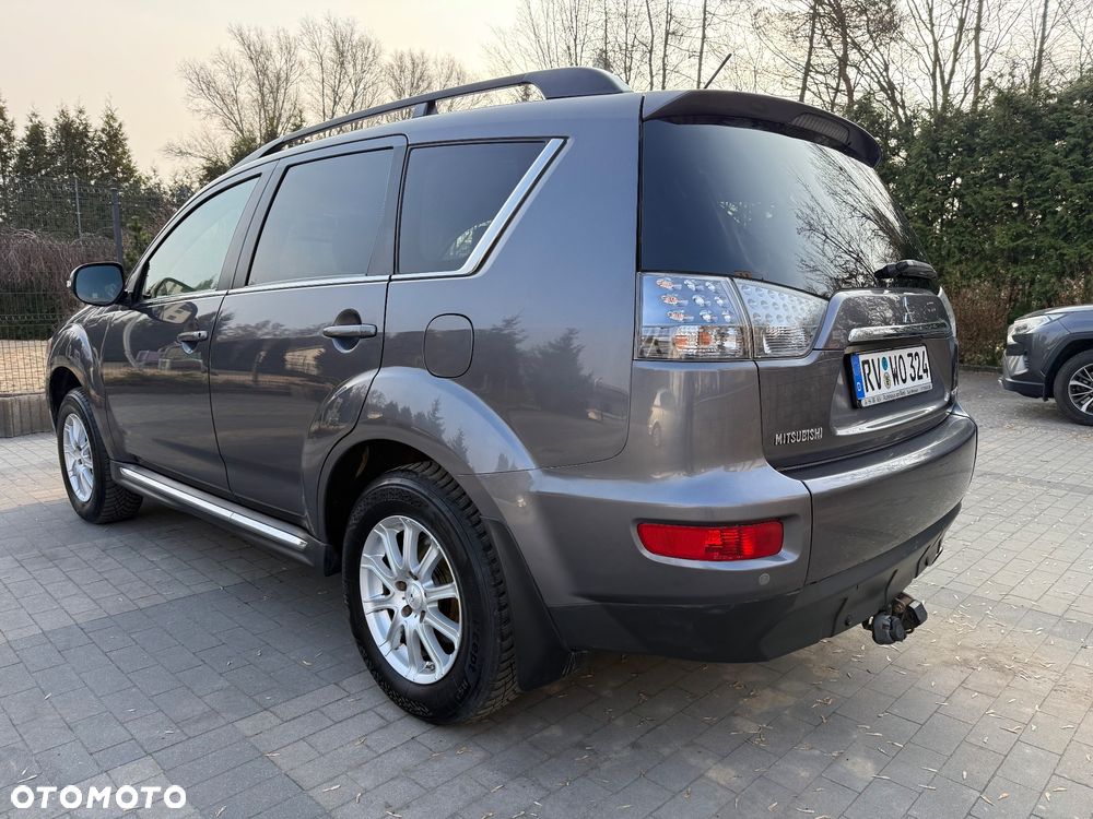 Mitsubishi Outlander 2.0 2WD Invite - 11