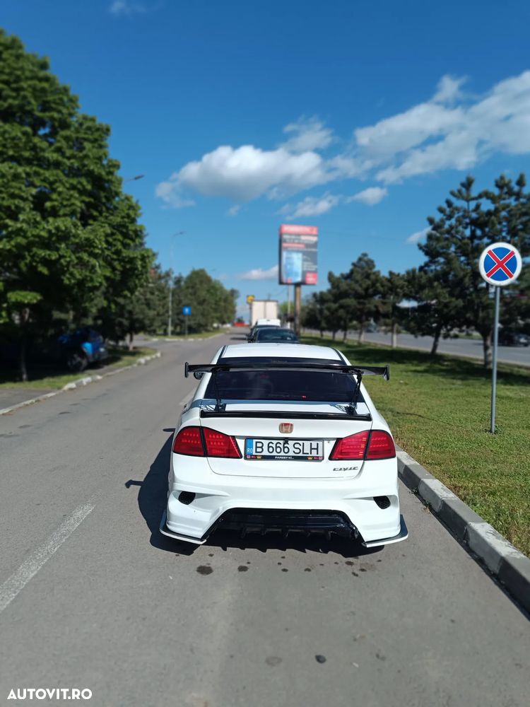 Honda Civic 1.8 S - 13