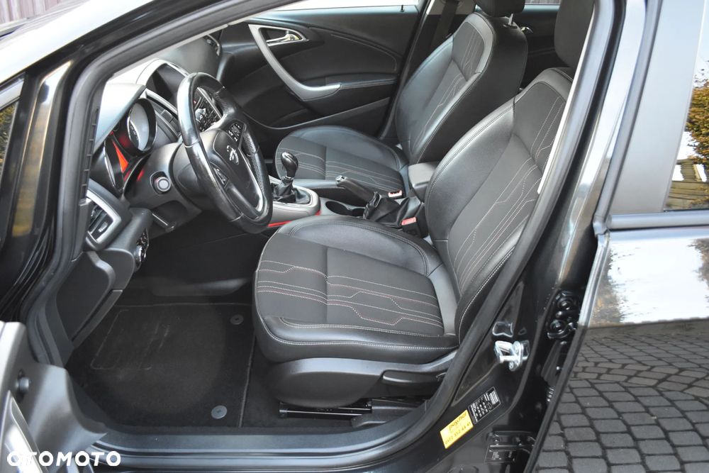 Opel Astra 1.4 Turbo Sports Tourer - 17