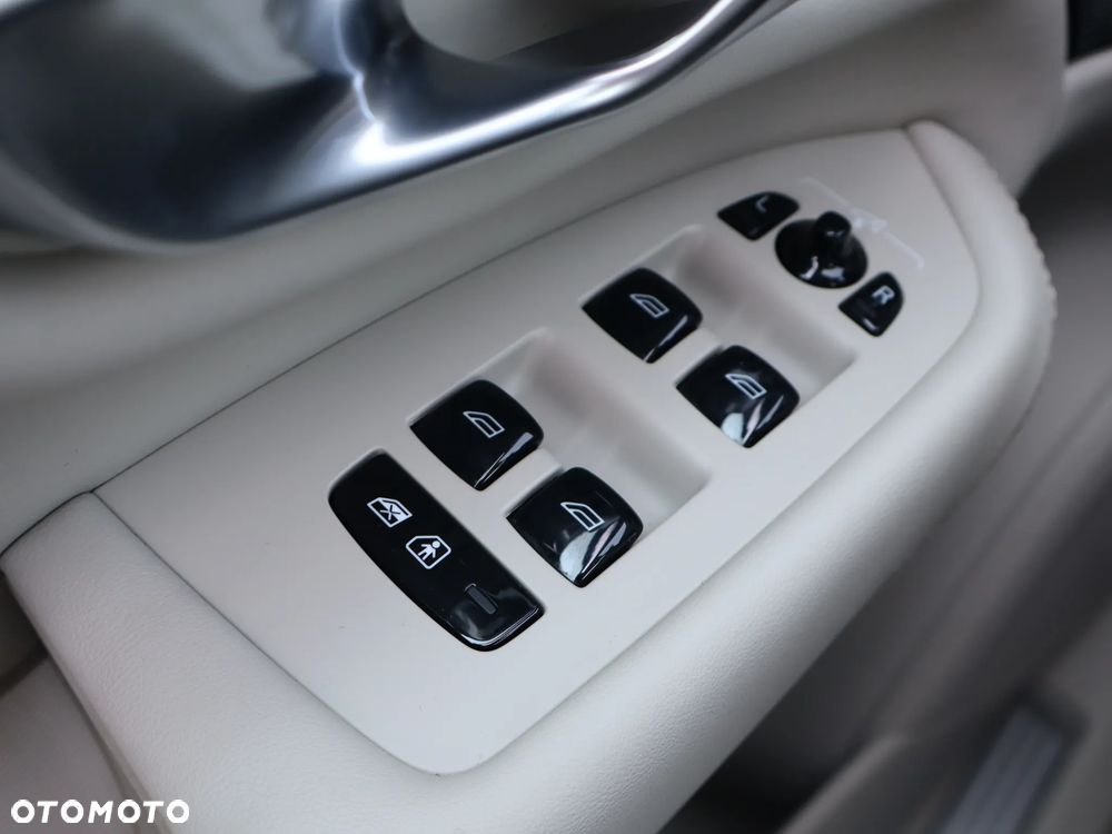 Volvo XC 90 B5 B AWD Ultimate Bright 7os - 27