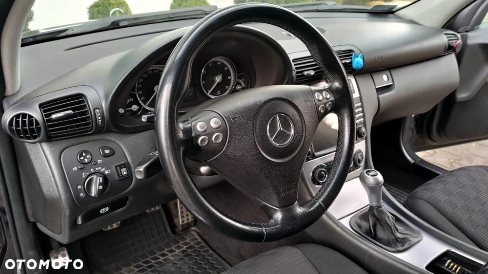 Mercedes-Benz Klasa C 180 Kompressor Avantgarde Sport Edition - 23