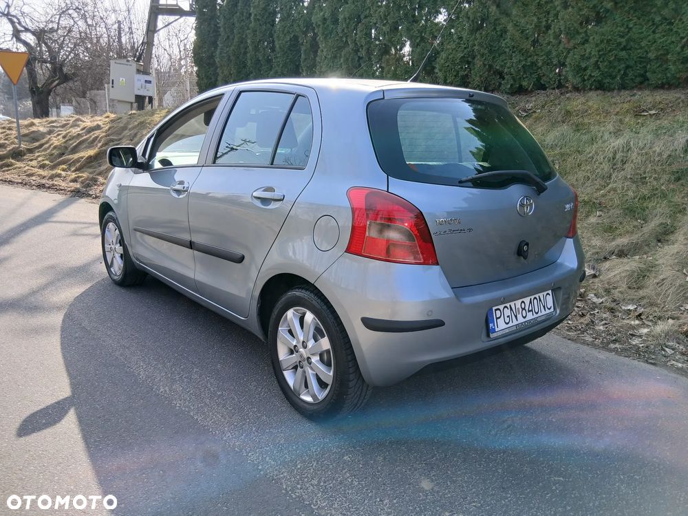 Toyota Yaris 1.0 VVT-i Style - 2