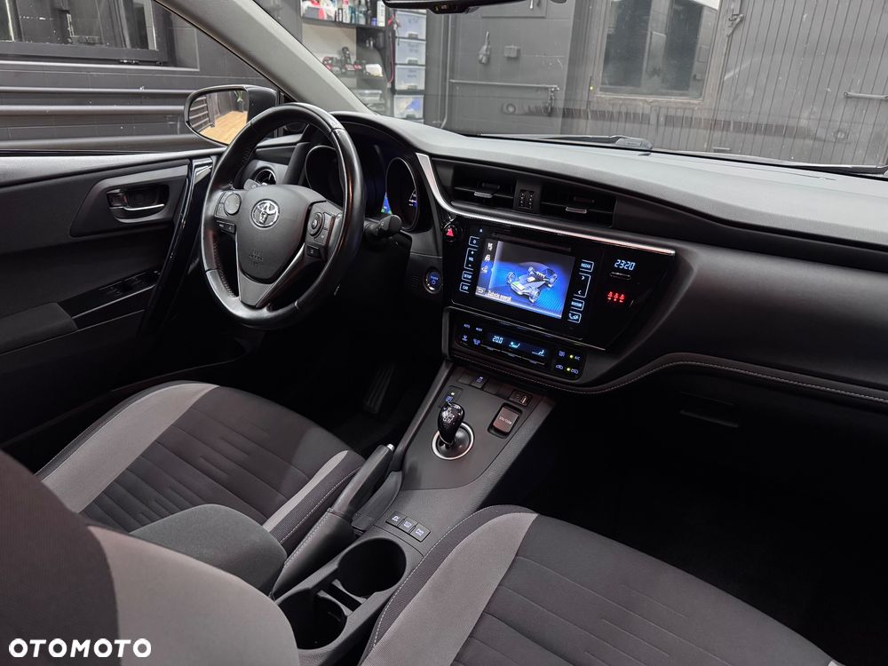 Toyota Auris - 31