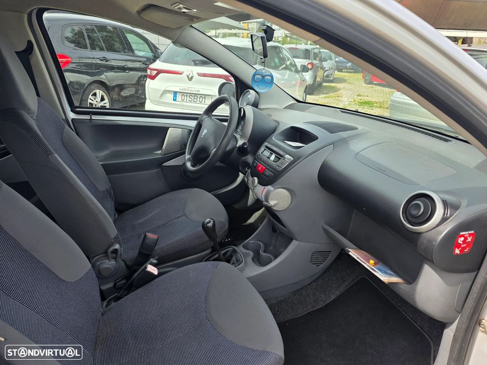 Peugeot 107 1.0 RC Line - 8