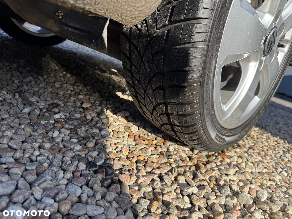 Volkswagen Touran - 11