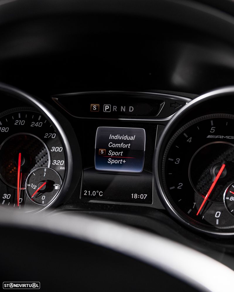 Mercedes-Benz CLA 45 AMG 4Matic Speedshift 7G-DCT Night Edition - 22