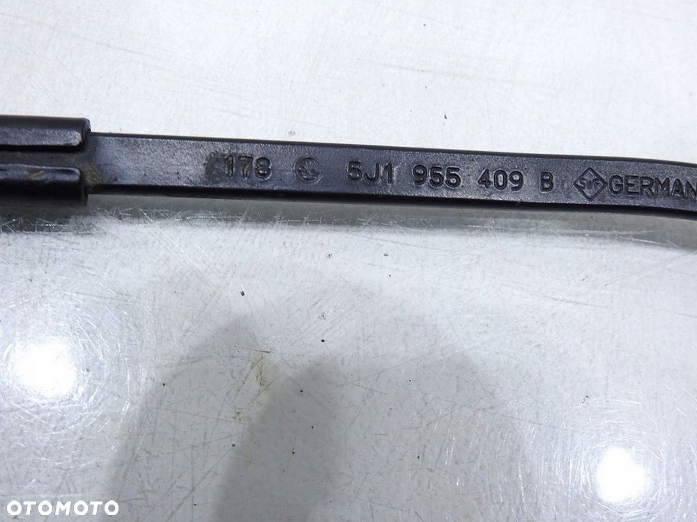 RAMIĘ WYCIERACZKI LEWE SKODA FABIA II - 8