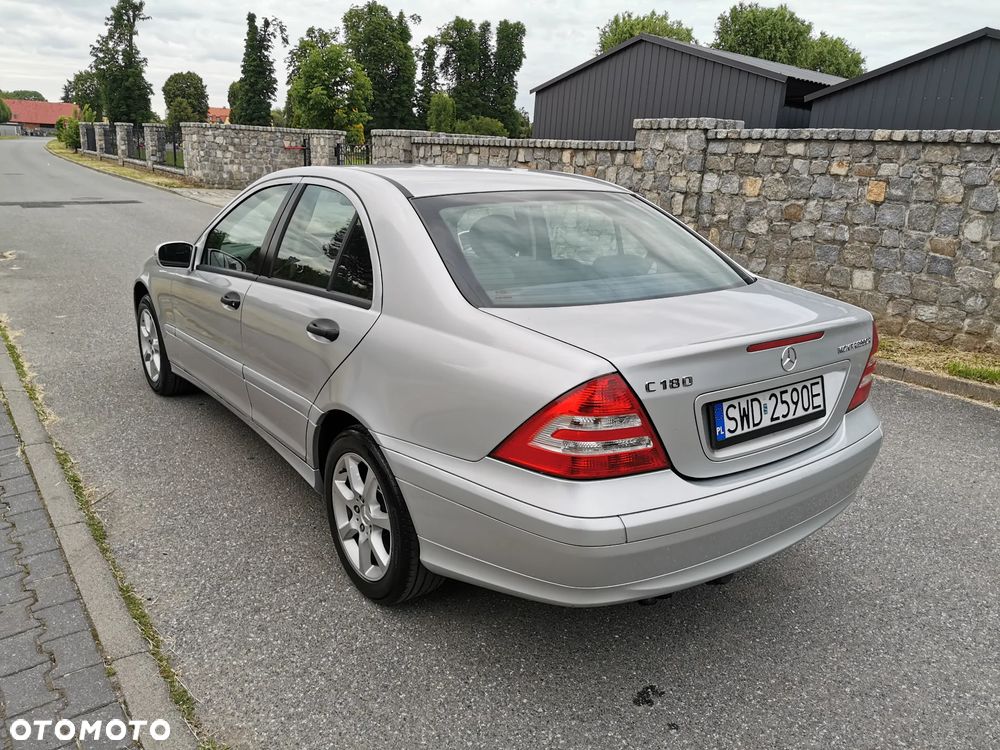 Mercedes-Benz Klasa C 180 Kompressor Automatik Classic - 13