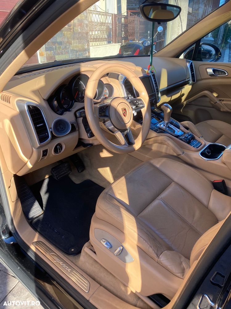 Porsche Cayenne 3.0 L - 5