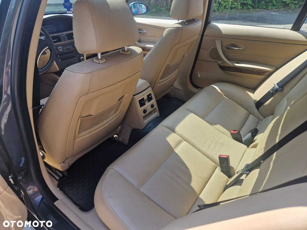 BMW Seria 3 318d DPF - 13