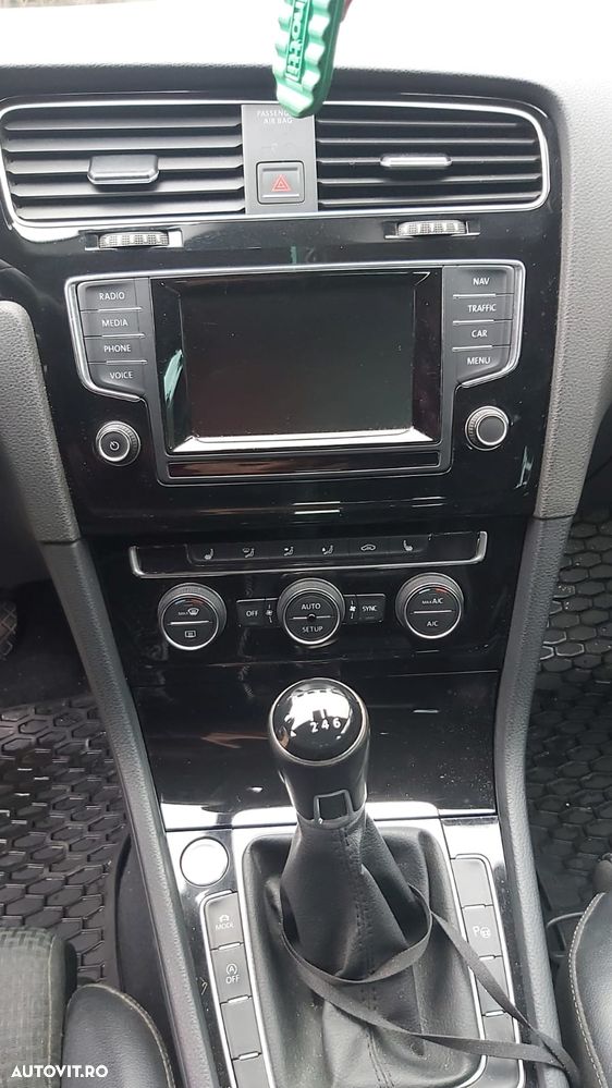 Volkswagen Golf - 21