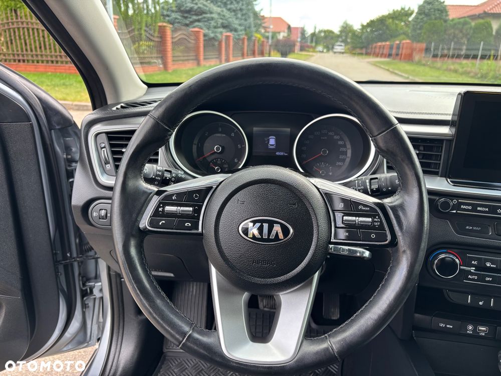 Kia Ceed 1.6 CRDi SCR M DCT - 10