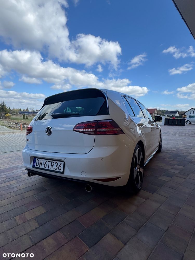 Volkswagen Golf - 7