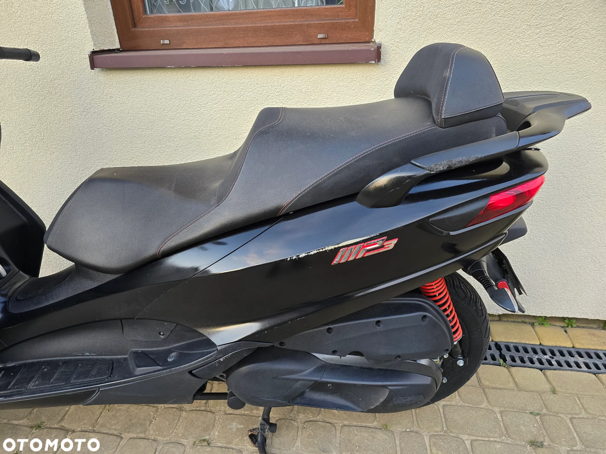 Piaggio MP-3 - 8