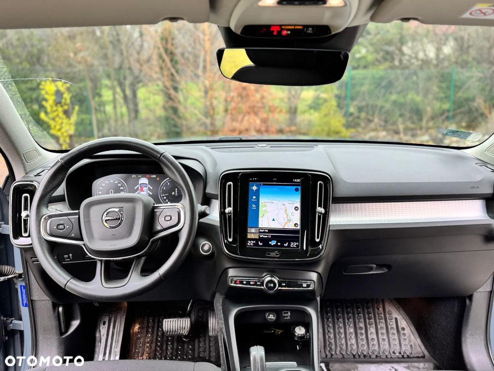 Volvo XC 40 T3 Momentum Pro - 22