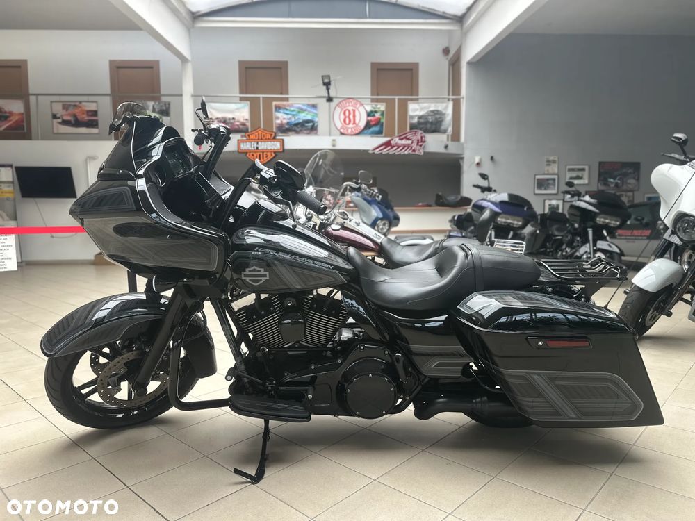 Harley-Davidson Touring Road Glide - 11