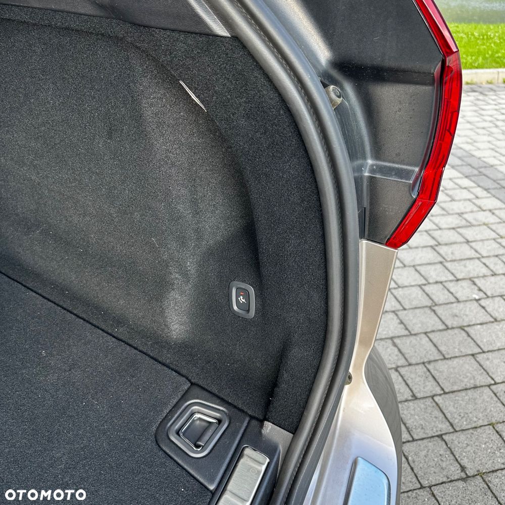 Volvo XC 60 B4 B Plus Dark - 13