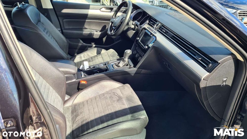 Volkswagen Passat - 24