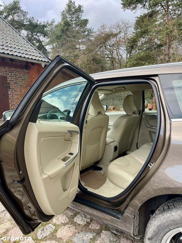 Volvo XC 60 D4 AWD Summum - 4