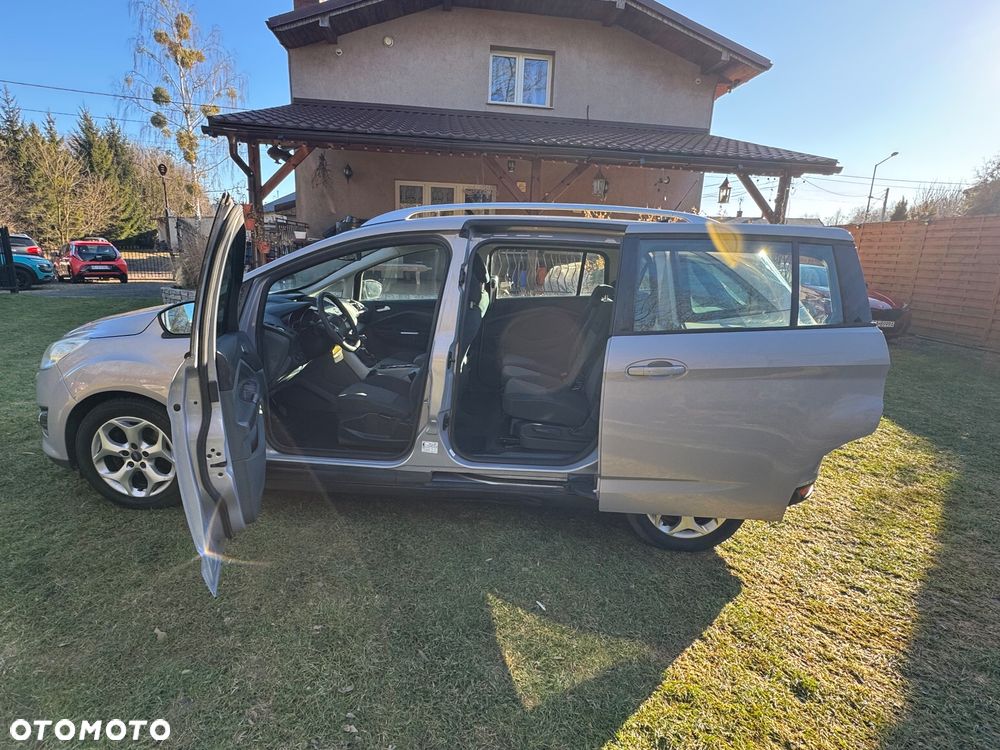 Ford Grand C-MAX - 8