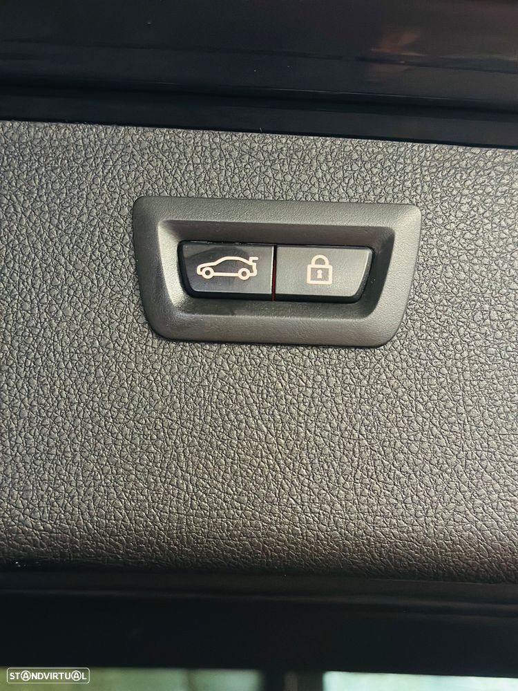 BMW 320 d Touring Auto Line Luxury - 12