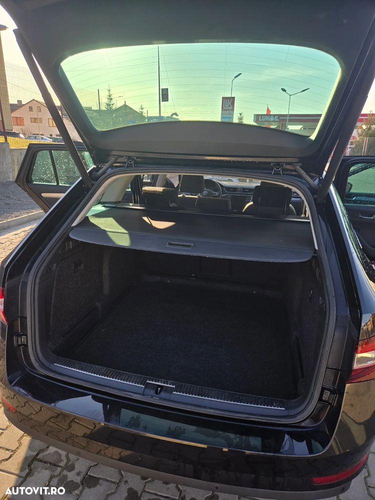 Skoda Superb 2.0 TDI DSG Style - 10