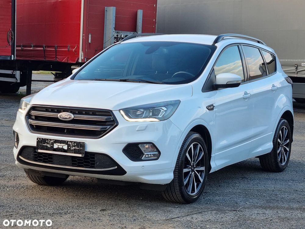 Ford Kuga 1.5 EcoBoost 2x4 ST-Line - 2