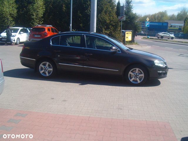 Volkswagen Passat - 8