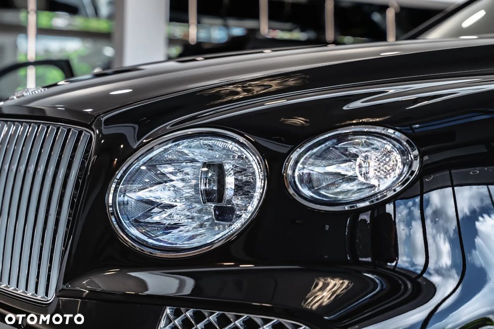 Bentley Bentayga W12 Mulliner - 6