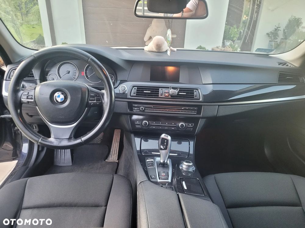 BMW Seria 5 520d Luxury Line - 8