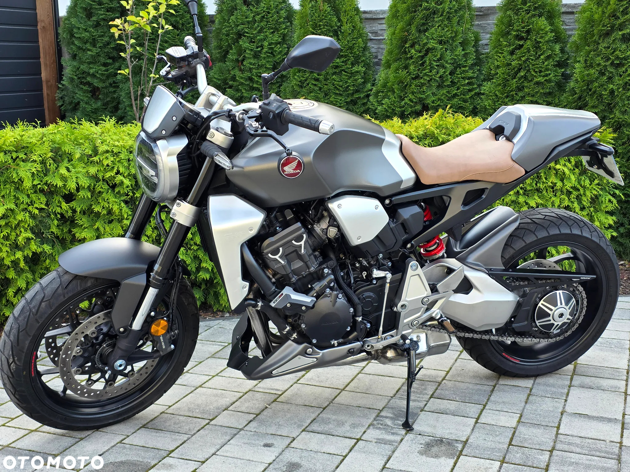Honda CB - 2
