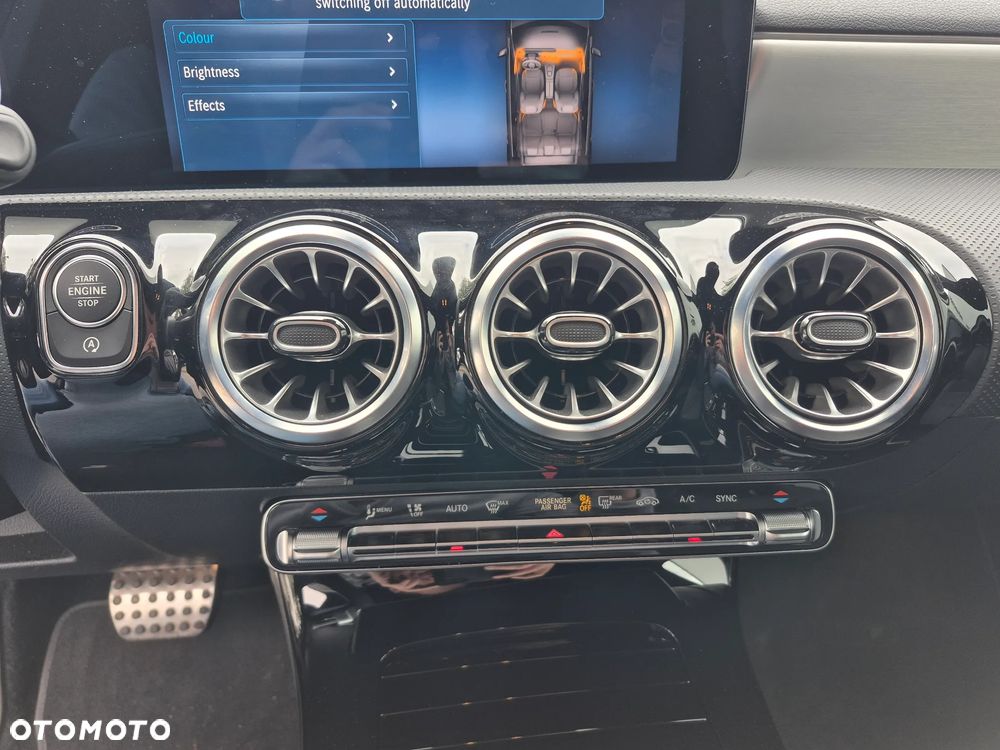 Mercedes-Benz Klasa A 200 AMG Line 7G-DCT - 23