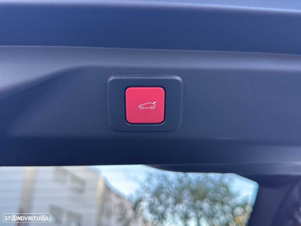 Peugeot E-3008 73 kWh Dual Motor Launch Edition - 17