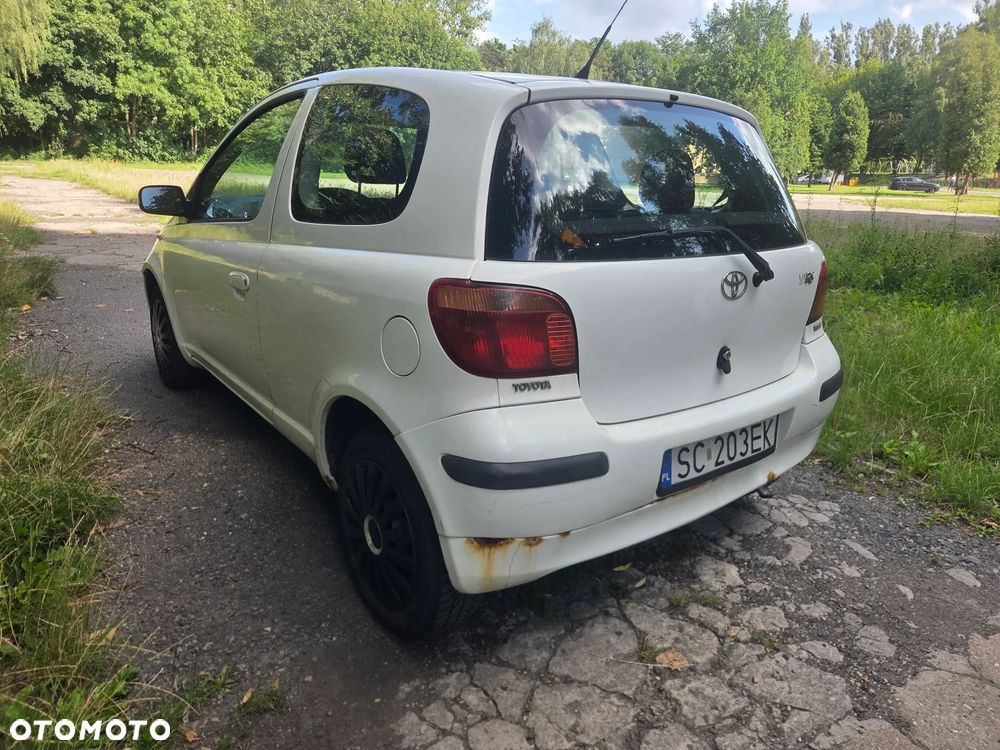 Toyota Yaris 1.0 Base - 4