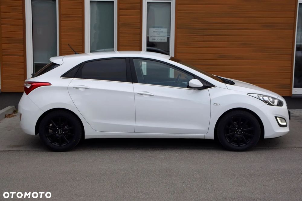 Hyundai i30 blue 1.4 Trend - 8