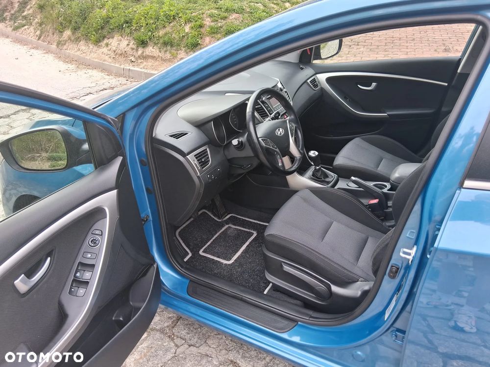Hyundai i30 1.6 Classic - 12