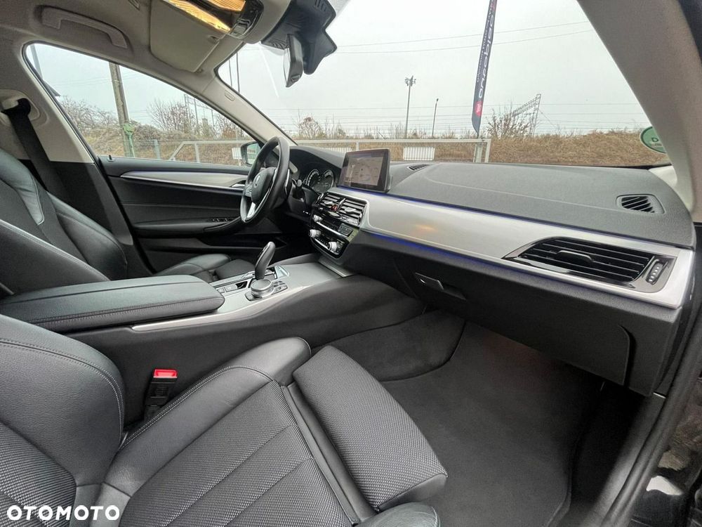 BMW Seria 5 530i xDrive GPF Sport Line sport - 18