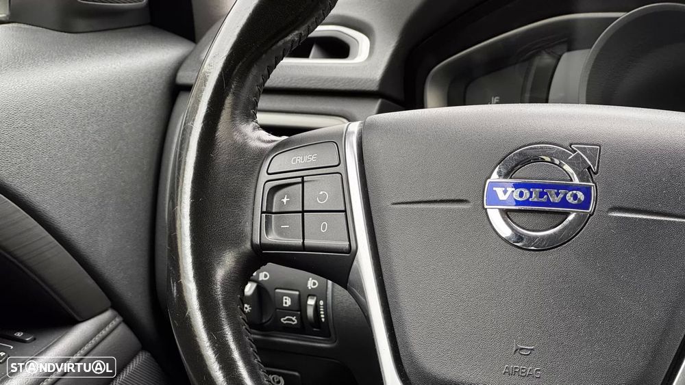 Volvo XC 70 2.0 D4 Momentum - 24
