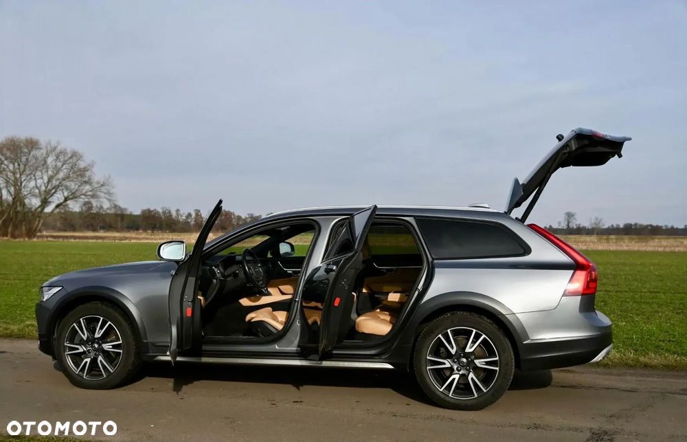 Volvo V90 D5 SCR AWD Momentum Pro - 8