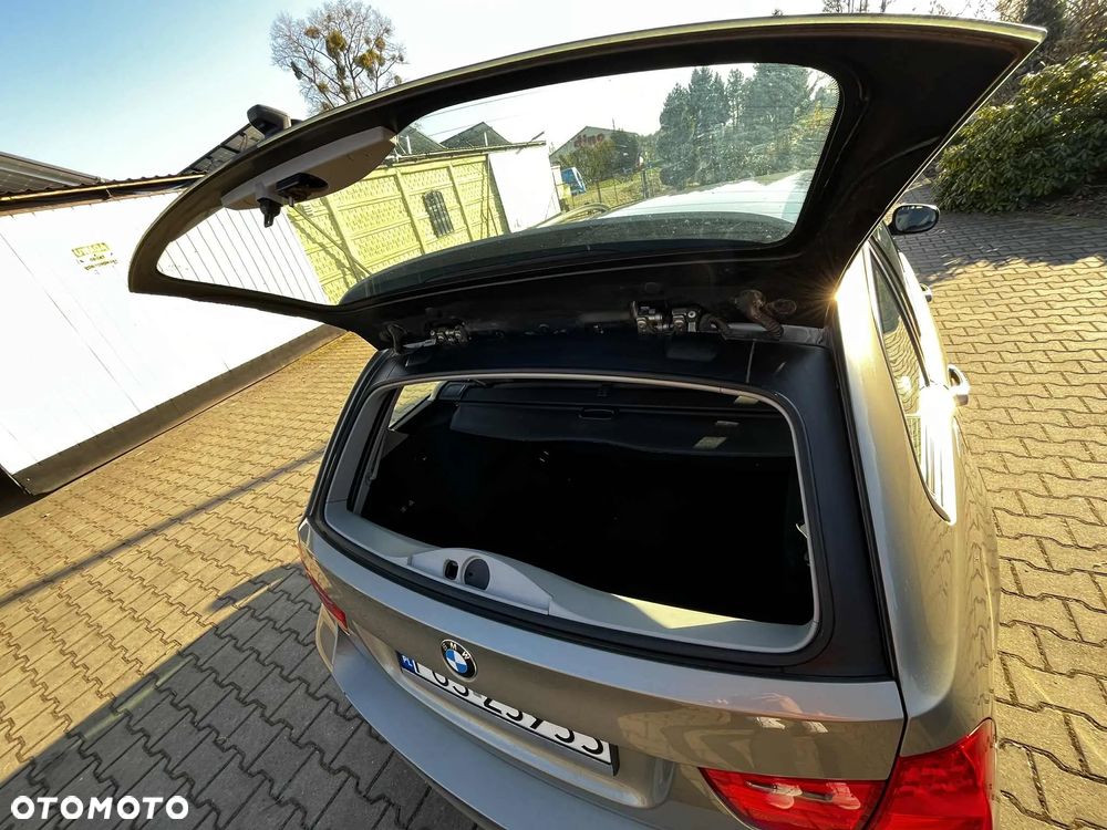 BMW Seria 3 318d - 11